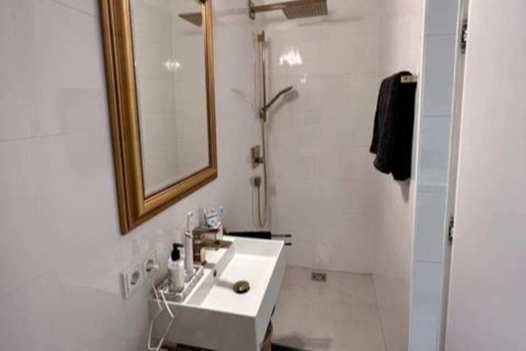 Exclusive Apartement In Historic Center Linz Buitenkant foto